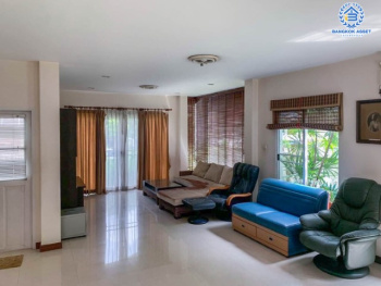 *****บ้านเดี่ยวมือสอง ม.บ้านสวนผึ้ง รามอินทรา65 บนเนื้อที่เยอะถึง 59.5 ตร.ว. ฟังก์ชัน 3 ห้องนอน 3 ห้องน้ำ 2 ที่จอดรถ บ้านสวย ทำเลสุดปัง เชื่อมต่อได้หลายเส้นทาง ใกล้รถไฟฟ้าสายสีชมพู "สถานีรามอินทรา 40" และทางด่วน "ฉลองรัช" รายล้อมด้วยสิ่งอำนวยความสะดวกมาย